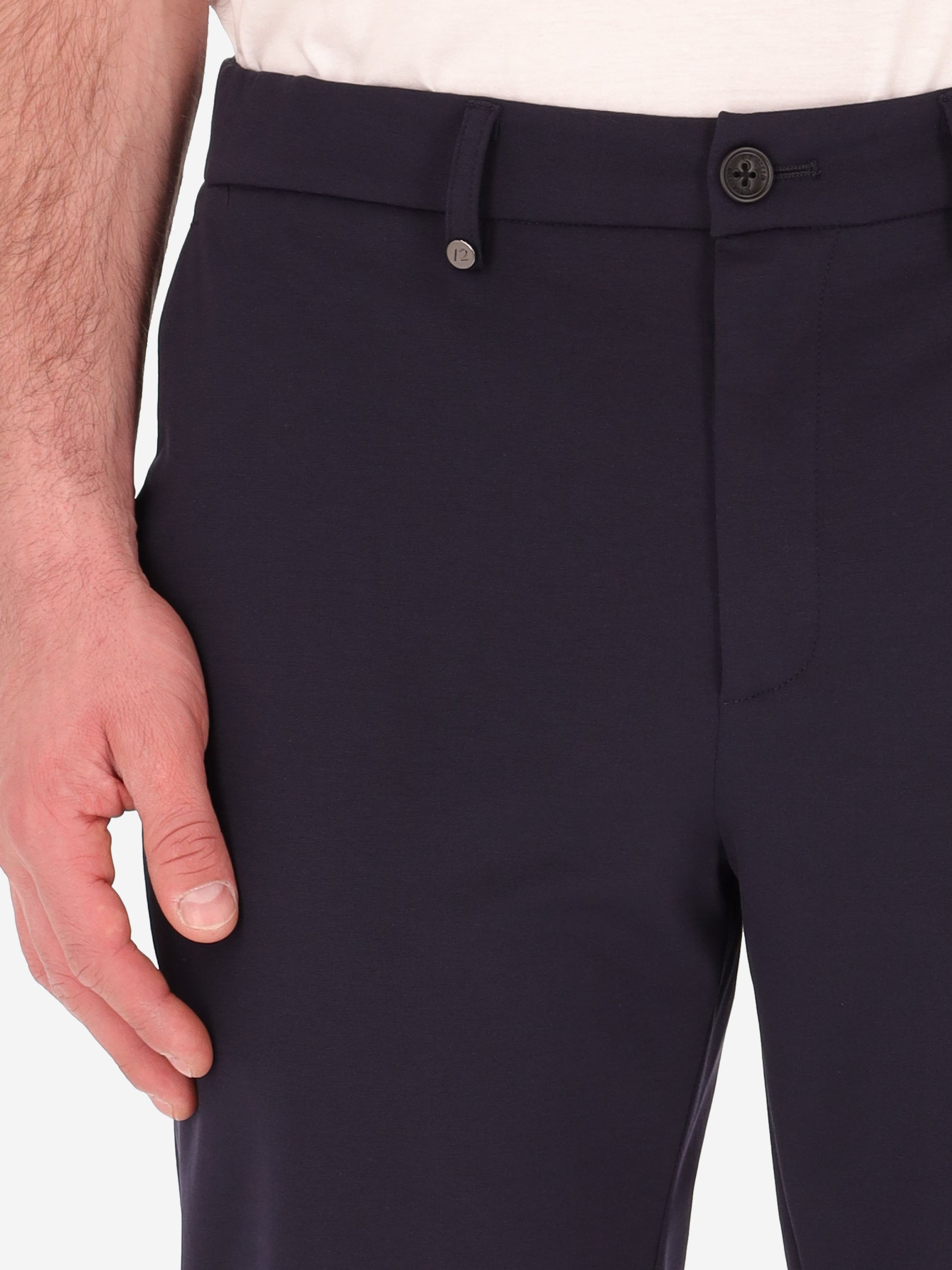 York Hose aus Technischem Punto-Milano-Gewebe