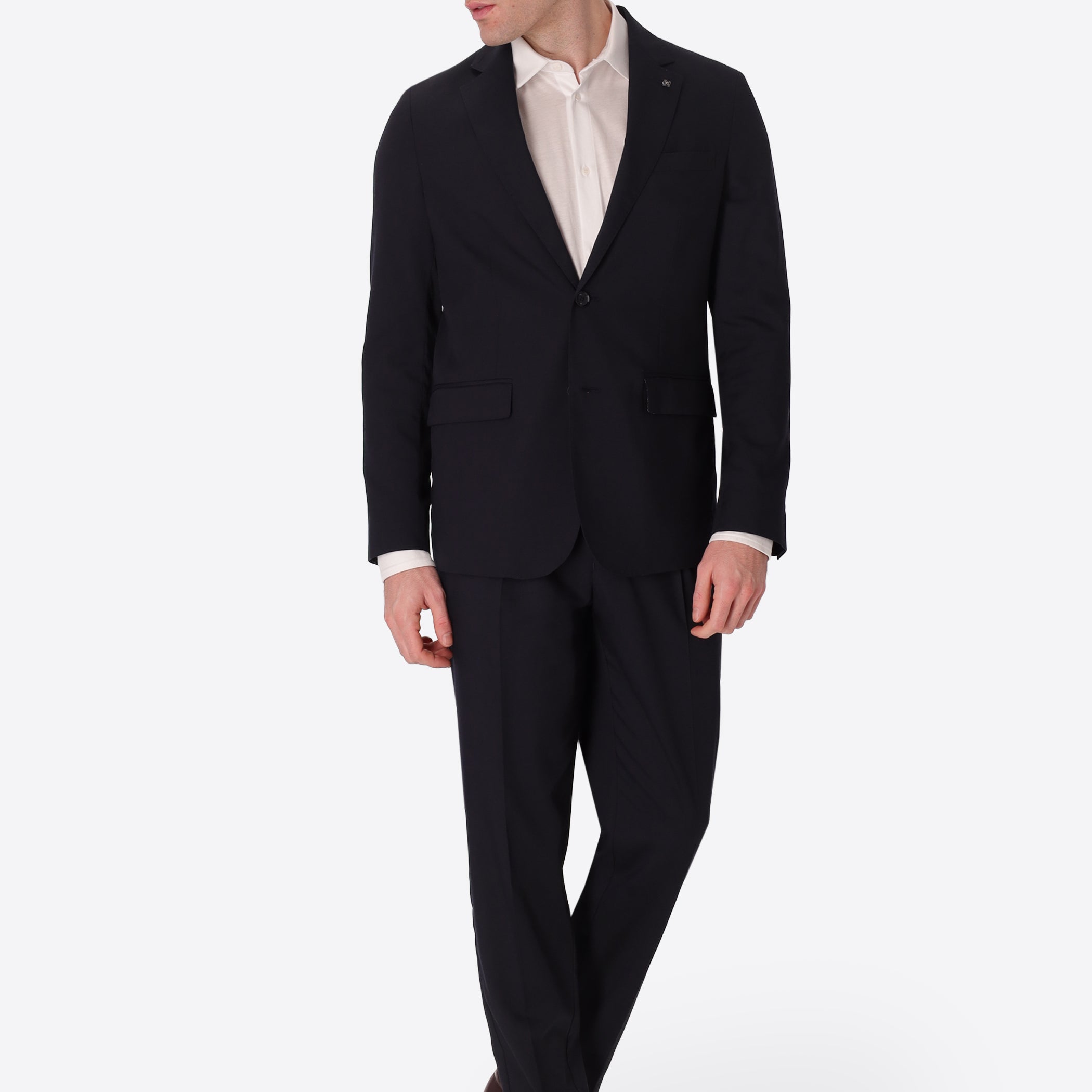 Black Semi-Tailored Suit Alabastro in Super-Comfort Cool Wool Effect Fabric