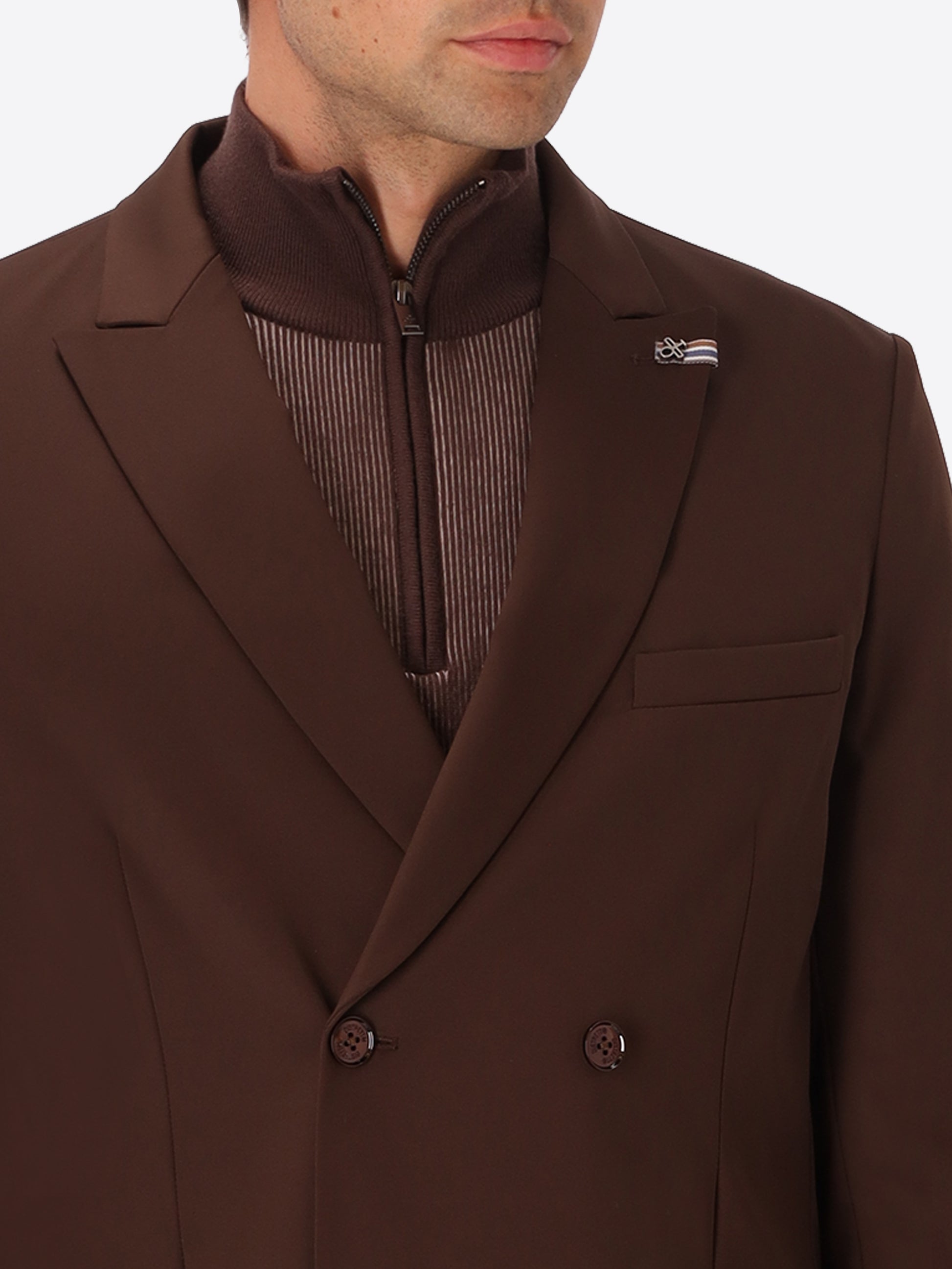 H.P. M26 Brown High-Perform12 Technical Double-Breasted Jacket - Close-Up Of The Collar