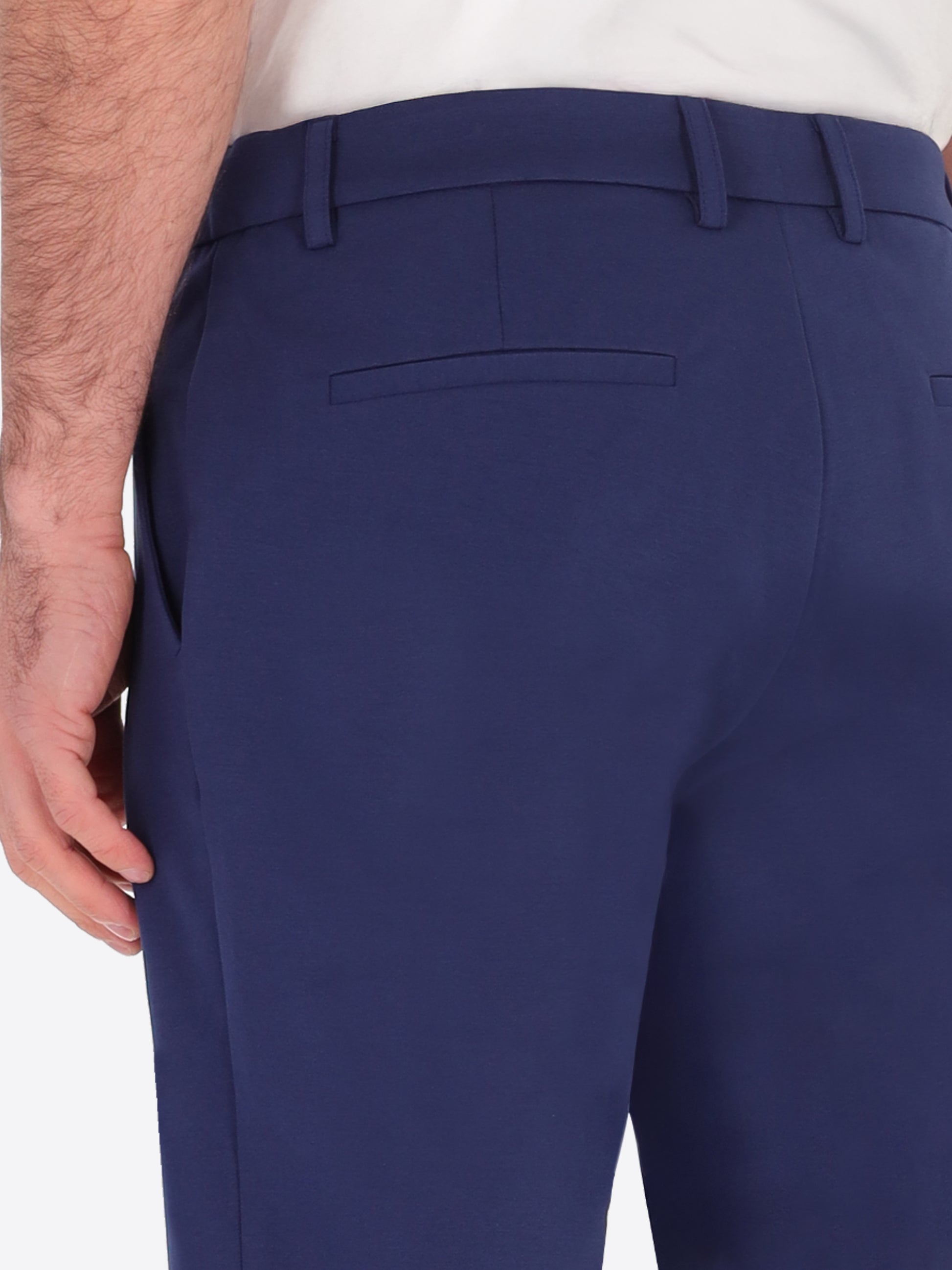 York Hose aus Technischem Punto-Milano-Gewebe