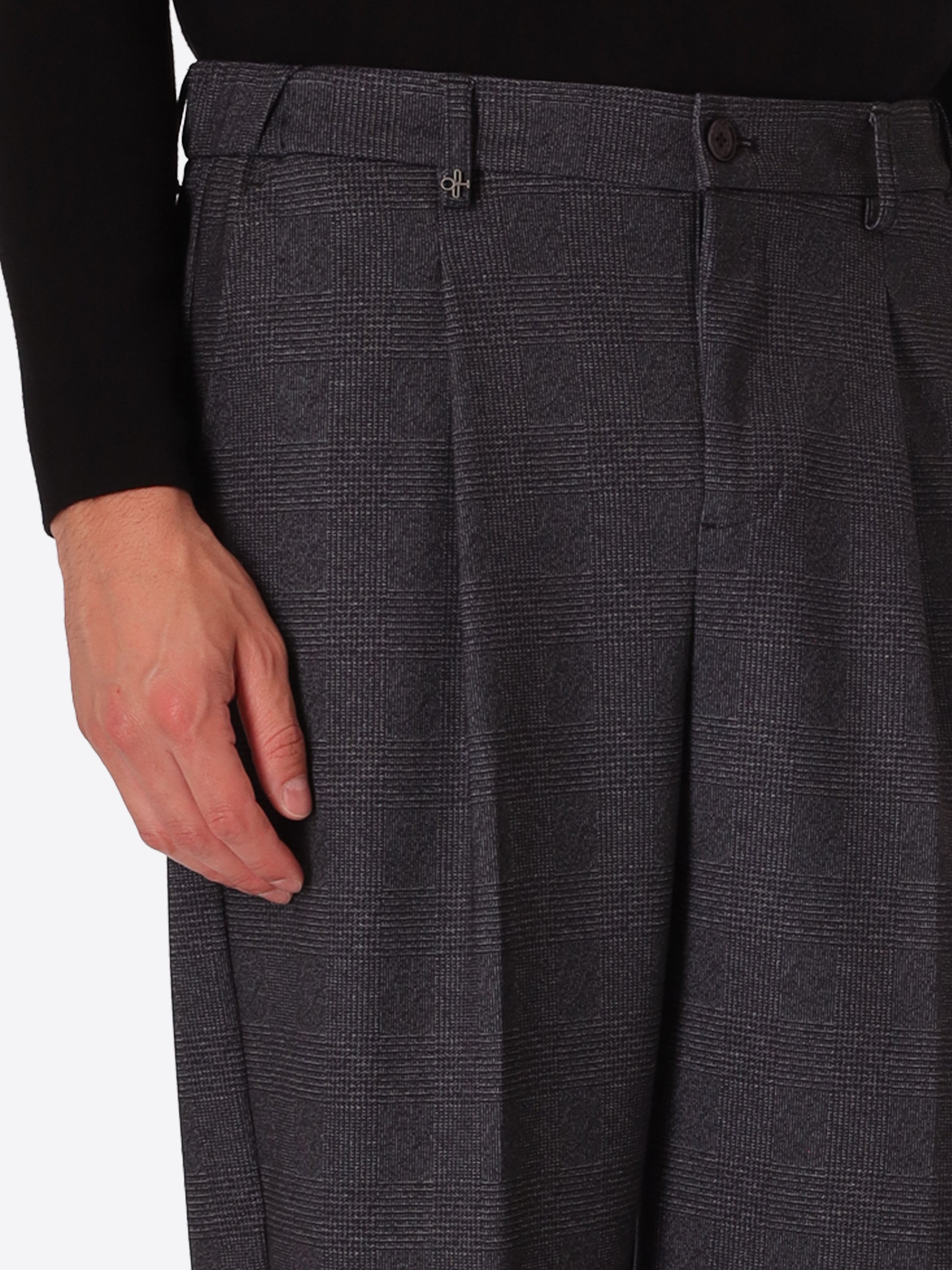 Ban Carracci Charcoal Prince-Of-Wales Milano-Jersey Trousers - Close-Up Of The Front Pocket